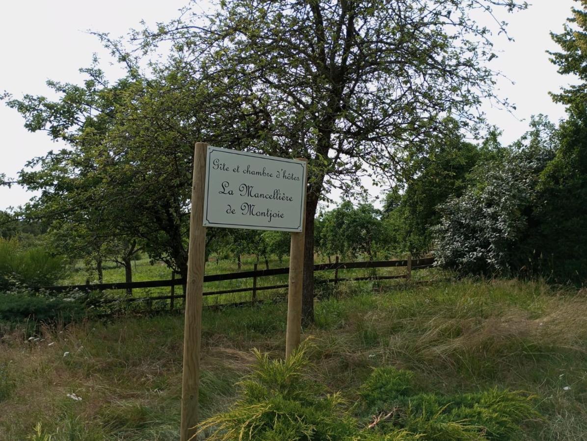 La Mancelliere De Montjoie Chambres D'Hotes Et Gites Saint-Michel-de-Montjoie Zewnętrze zdjęcie
